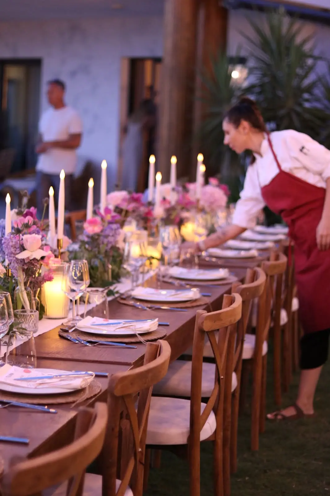 Long candlelit wedding table with flowers in Bodrum